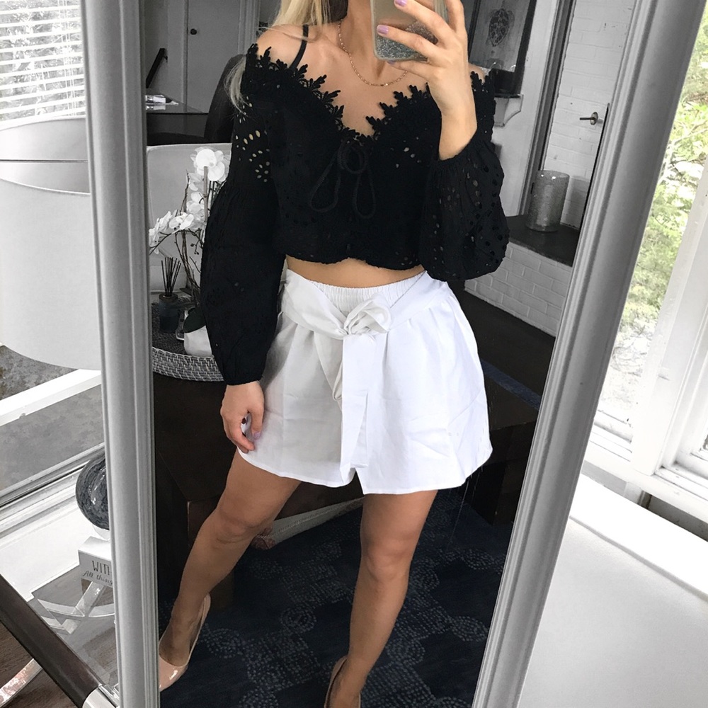 🆕 WHITE HIGH WAIST LINEN TIE FOLD SHORTS! - Picture 9 of 10